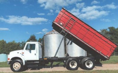 Photo of a 1995 International 4900 Grain Truck for sale