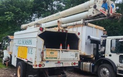 Photo of a 2001 International DT4700 Bucket Truck With A Forestry Package for sale
