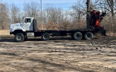 Photo of a 2000 International Paystar 5000 With 2000 Palfinger PK32000 Mounted Paystar 5000 With Palfinger PK3 Mounted for sale