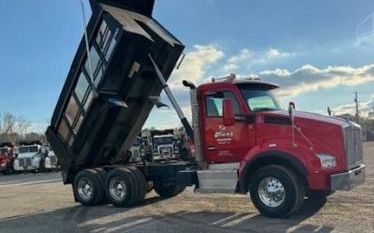 Photo of a 2016 Kenworth T880 Dump Truck for sale