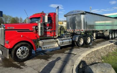 Photo of a 2019 Kenworth W900L Day Cab Trucks for sale