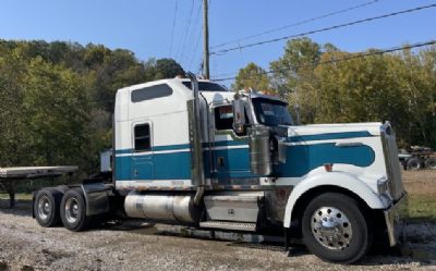 Photo of a 2005 Kenworth W900L for sale