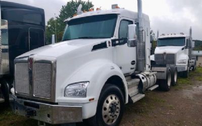 Photo of a 2022 Kenworth T880 Sleeper Semi Truck for sale