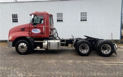 Photo of a 2015 Mack Pinnacle CHU613 Commercial Trucks for sale