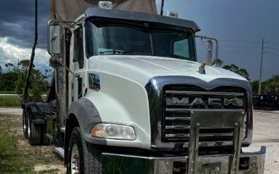 Photo of a 2018 Mack Granite GU813 Roll Off Garbage Truck for sale