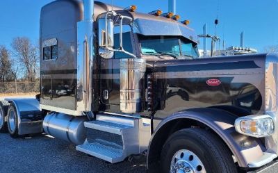 Photo of a 2022 Peterbilt 389 Commercial Trucks for sale