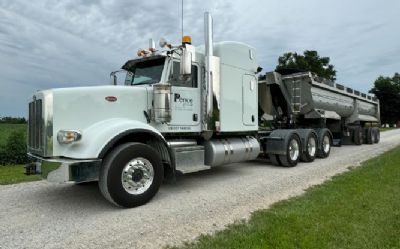 Photo of a 2015 Peterbilt 367 Sleeper Trucks for sale