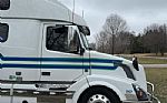 2018 VNL64T780 Thumbnail 5