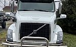 2018 VNL64T780 Thumbnail 3
