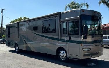 Photo of a 2004 Winnebago Journey WKP39K for sale