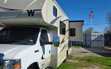 Photo of a 2022 Winnebago Ford F350 Class C for sale