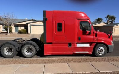 Photo of a 2016 Freightliner Cascadia 125 Sleeper Trucks for sale