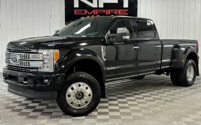 2017 Ford F450 Super Duty Crew Cab 