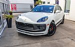 2024 Macan Thumbnail 3
