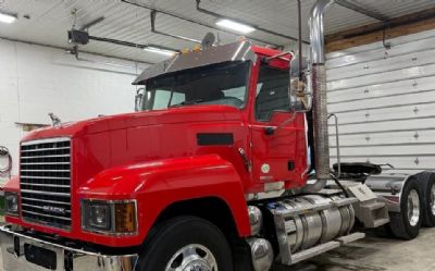 Photo of a 2020 Mack Pinnacle 64T Day Cab for sale