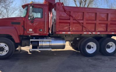 Photo of a 2011 Mack Pinnacle CHU613 for sale