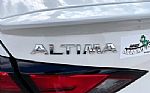 2022 Altima Thumbnail 32