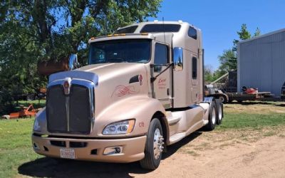 Photo of a 2009 Kenworth T660 Sleeper Semi Truck for sale