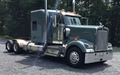 Photo of a 2020 Kenworth W900L for sale