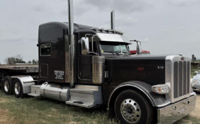 2023 Peterbilt 389 Sleeper Semi Truck 