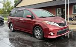 2017 Sienna SE 8-Passenger Thumbnail 1