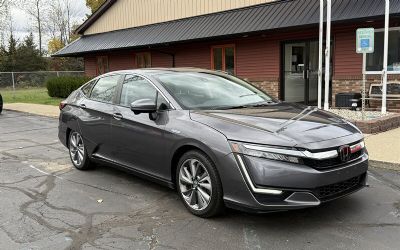 Photo of a 2018 Honda Clarity Plug-In Hybrid Touring Sedan for sale