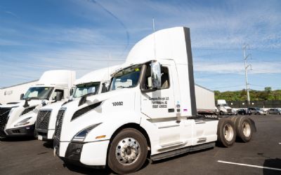 Photo of a 2024 Volvo VNL 300 300 Day Cab Semi Truck for sale