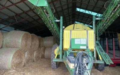 Photo of a 2005 Summer MFG Ultimate Pull Type Sprayers for sale