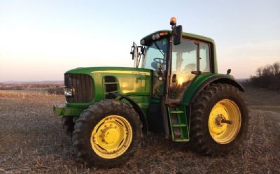 Photo of a 2017 John Deere 7230 Tractor for sale