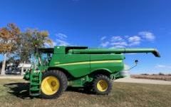 Photo of a 2014 John Deere S670 Combine for sale
