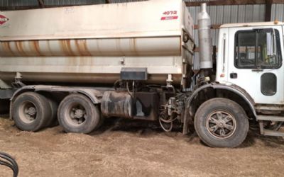 Photo of a 2014 Kuhn Knight 4072 Mounted ON 2000 Mack MR600 for sale