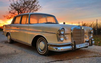 Photo of a 1962 Mercedes-Benz 300SE for sale