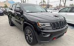 2018 Grand Cherokee Trailhawk Thumbnail 3