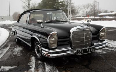 Photo of a 1965 Mercedes-Benz 300SE for sale