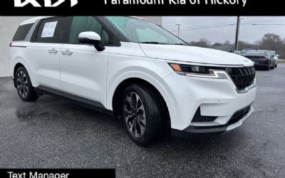 Photo of a 2024 Kia Carnival EX for sale
