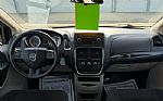 2016 Grand Caravan Thumbnail 23