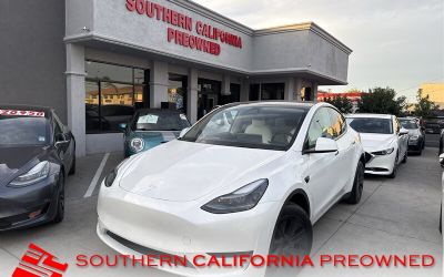 Photo of a 2024 Tesla Model Y Long Range SUV for sale