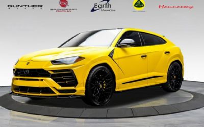 Photo of a 2021 Lamborghini Urus Full Maxton Body Kit Diamond Stitched Seats 24 Wheels for sale