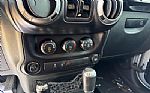 2016 Wrangler Unlimited Thumbnail 25