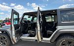 2016 Wrangler Unlimited Thumbnail 29