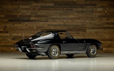 Photo of a 1963 Chevrolet Corvette 'split-Window' Coupe for sale