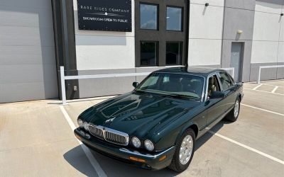 Photo of a 2002 Jaguar XJ8 Sedan for sale