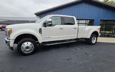 2017 Ford F-450 SD Lariat Crew Cab 4WD DRW