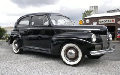 1941 Ford Super Deluxe Sedan 