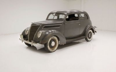 1937 Ford Tudor Sedan Humpback 