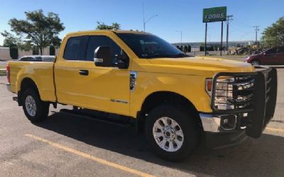 2020 Ford F-350 XLT Extended Cab 4X4 Pickup