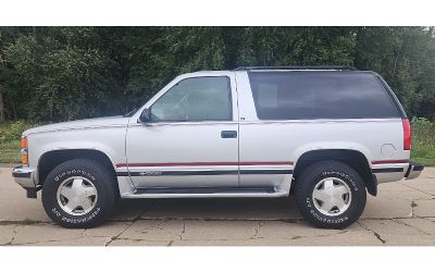 1996 Chevrolet Tahoe 1/2 Ton 2 Dr. SUV