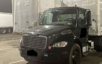 2005 Freightliner Business Class M2 106 Day Cab Truck
