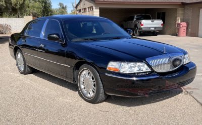 2011 Lincoln Town Car Signature Series 