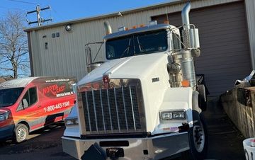 2012 Kenworth T800 Day Cab Tractor